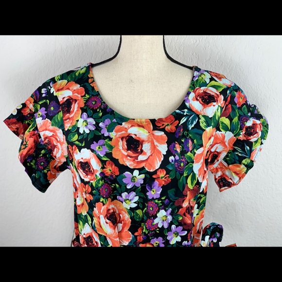 NWT Black floral dress with tie at waist - Picture 3 of 6